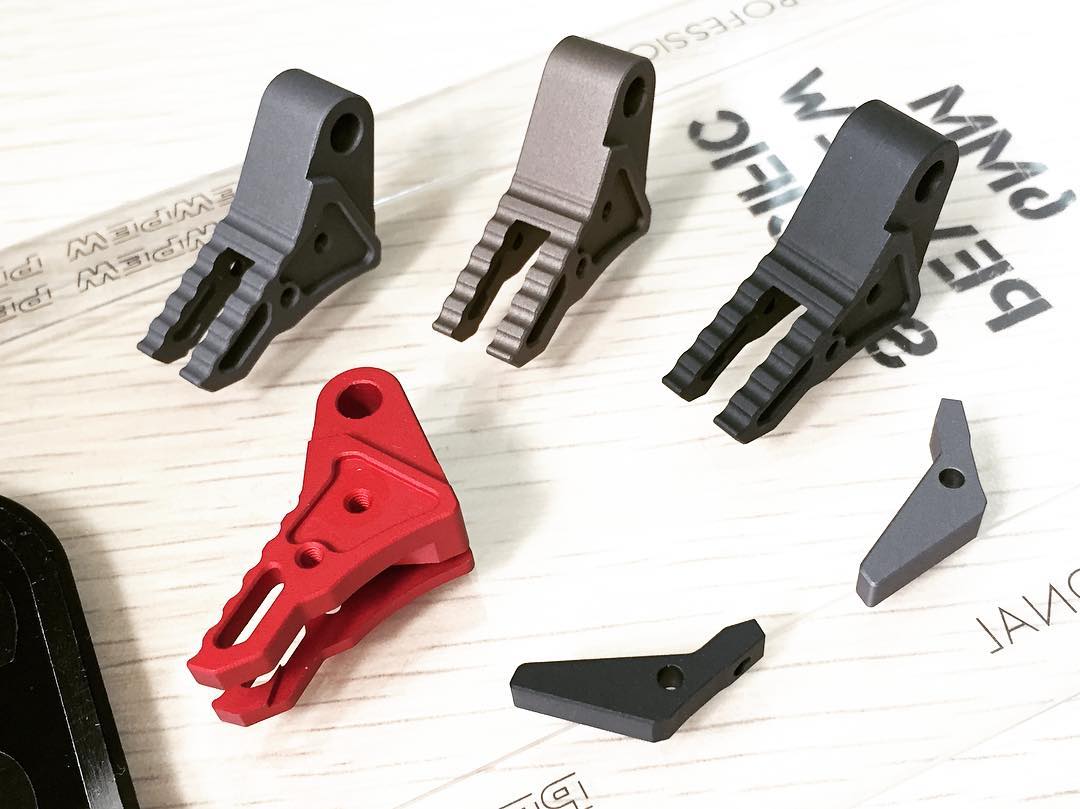 C&C Tac CNC Aluminum Trigger For Tokyo Marui G Series ( G Model ) ( V Style )-DDC ( Desert Dirt Color )