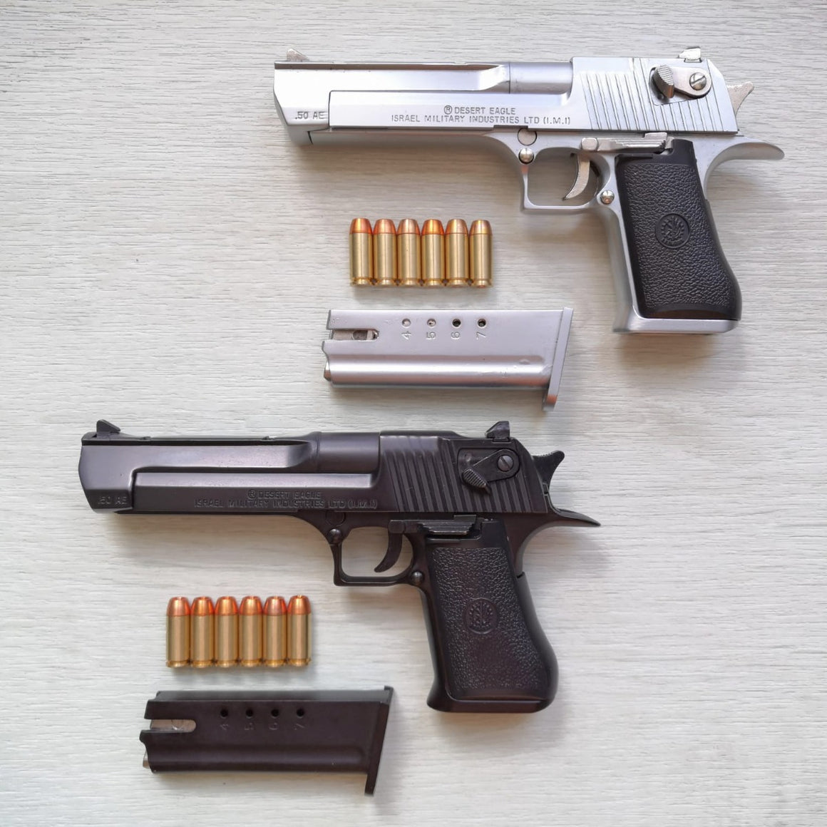 Metal Gear 1/2 Toy Model Desert Eagle Silver ( Dummy ) ( by Alloy Empire ) ( 1:2.05 )