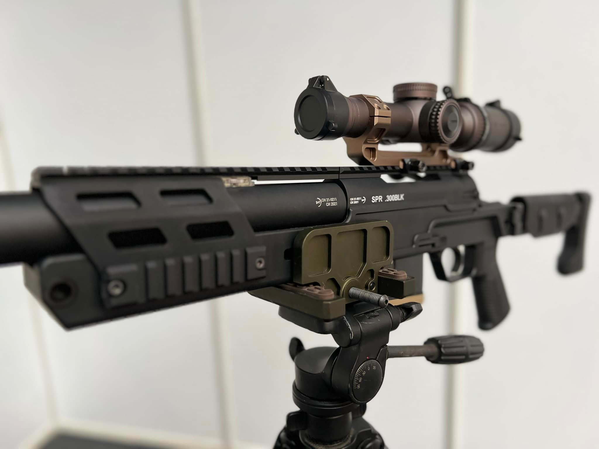 Archwick B&T SPR 300 Pro Bolt Action Spring Sniper Rifle Airsoft ( Black )