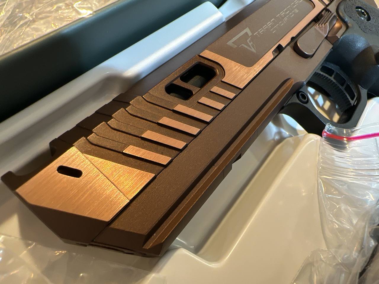 EMG TTI Licensed JW4 Sand Viper Hi-Capa GBB Pistol Airsoft ( by AW Custom / Standard / Gas / TT-SV0100 ) ( Licensed by Taran Tactical Innovations ) ( John Wick )