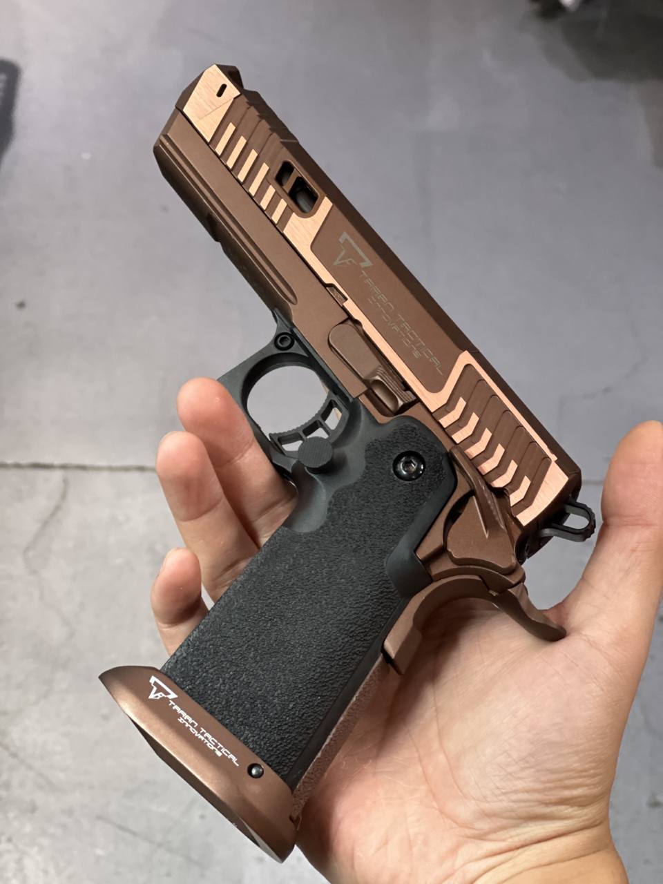 EMG TTI Licensed JW4 Sand Viper Hi-Capa GBB Pistol Airsoft ( by AW Custom / Standard / Gas / TT-SV0100 ) ( Licensed by Taran Tactical Innovations ) ( John Wick )