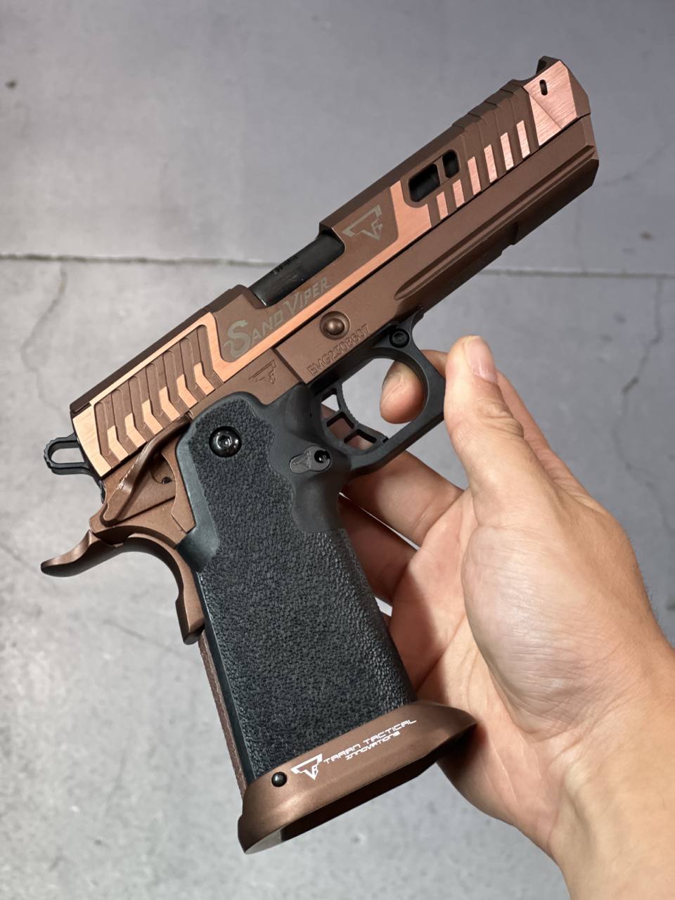 EMG TTI Licensed JW4 Sand Viper Hi-Capa GBB Pistol Airsoft ( by AW Custom / Standard / Gas / TT-SV0100 ) ( Licensed by Taran Tactical Innovations ) ( John Wick )