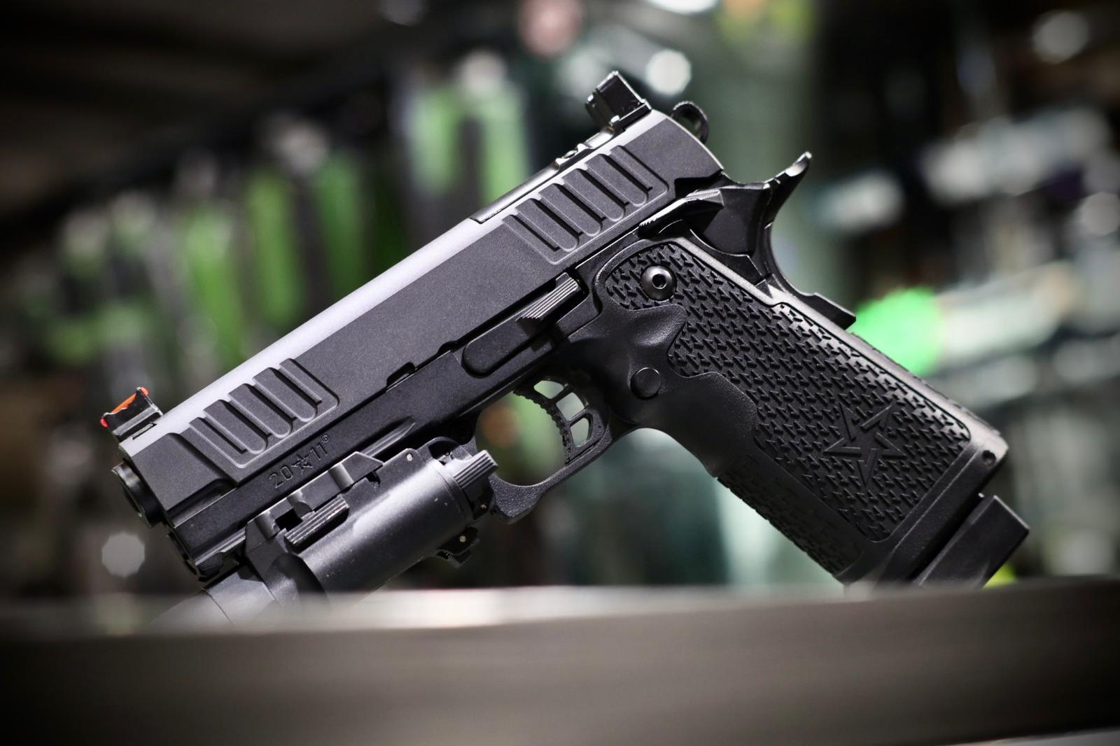 EMG Staccato Licensed CNC 4.3" P Hi-Capa GBBP Gas Blowback Pistol Airsoft ( Model: VIP Grip / Standard / Green Gas )