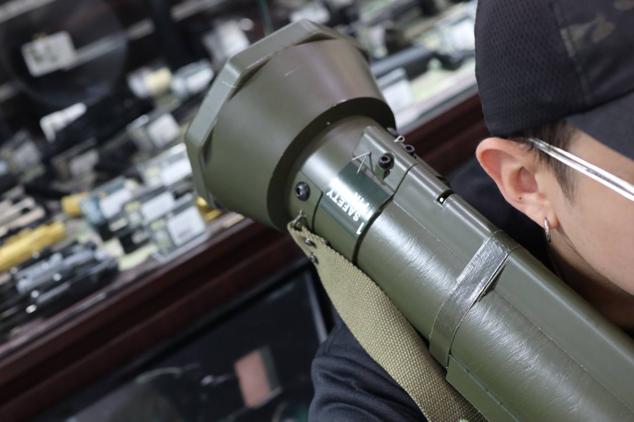 AT-4 Rocket Launcher Dummy Model ( Fiberglass )