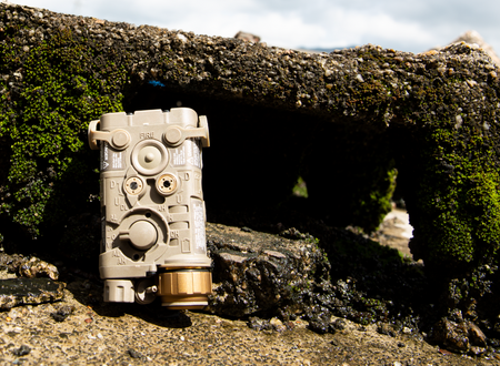 FMA LAB PEQ NGAL Drive ( LED / Laser / IR ) ( Polymer )-Dark Earth ( DE )