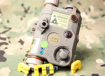 FMA PEQ LA5-C Upgrade Version LED White Light + Green Laser With IR Lenses ( DE ) ( PEQ15 LA5 UHP )