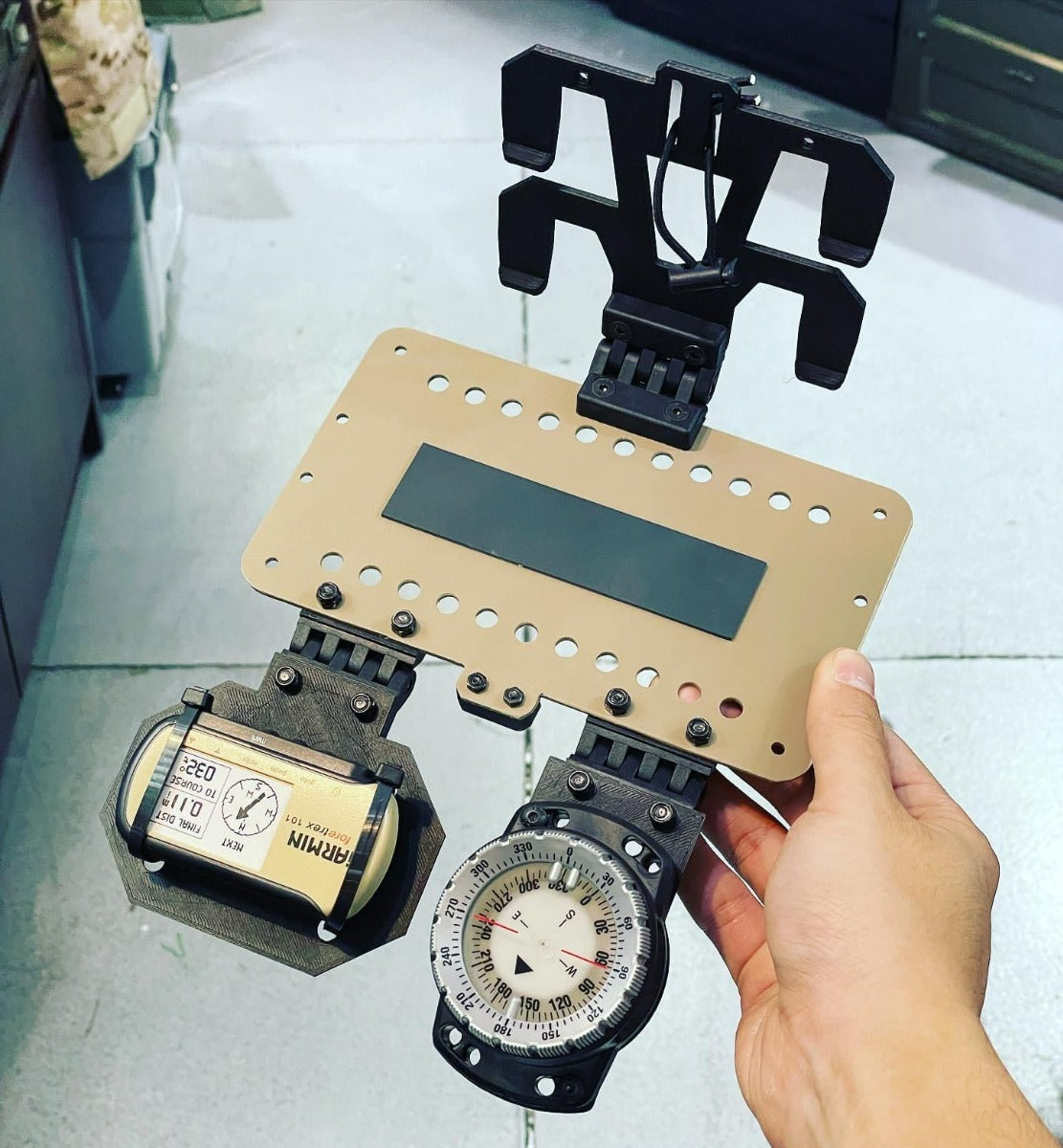 Hugger MOLLE Multi Phone Board System ( Tan )