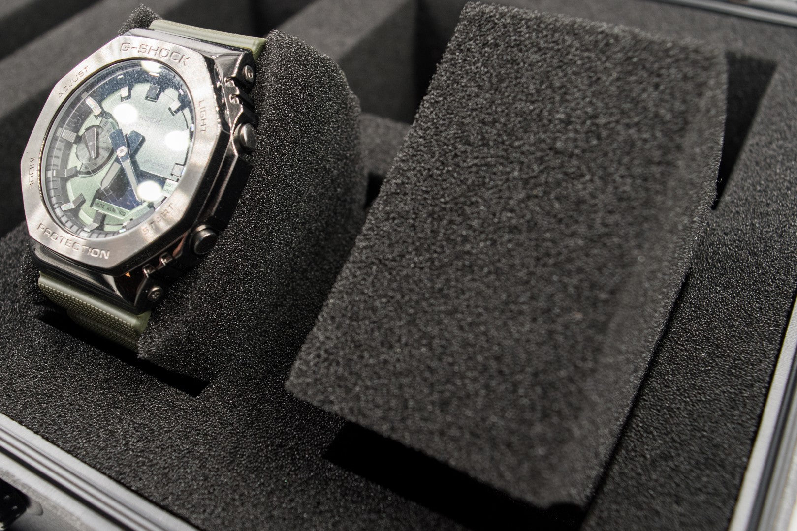 JK UNIQUE W06 Watch Case for up to 6 Watches ( Transport case , Waterproof ,  Lockable , Extremely Protected )