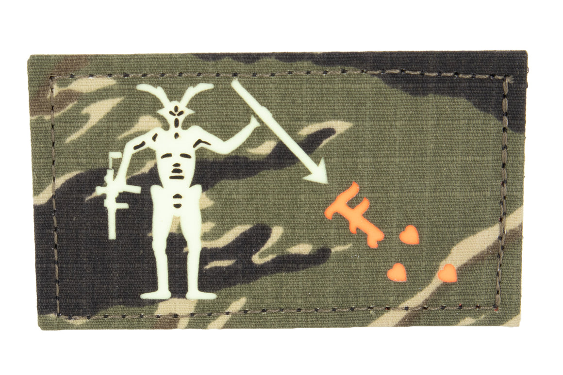 GID Blackbeard Flag Luminous Fluorescent Patch-MC TROPIC STYLE