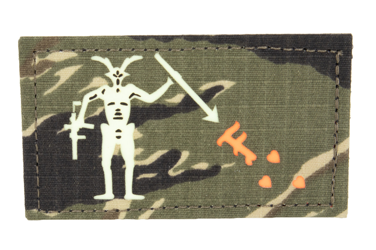 GID Blackbeard Flag Luminous Fluorescent Patch-MC TROPIC STYLE