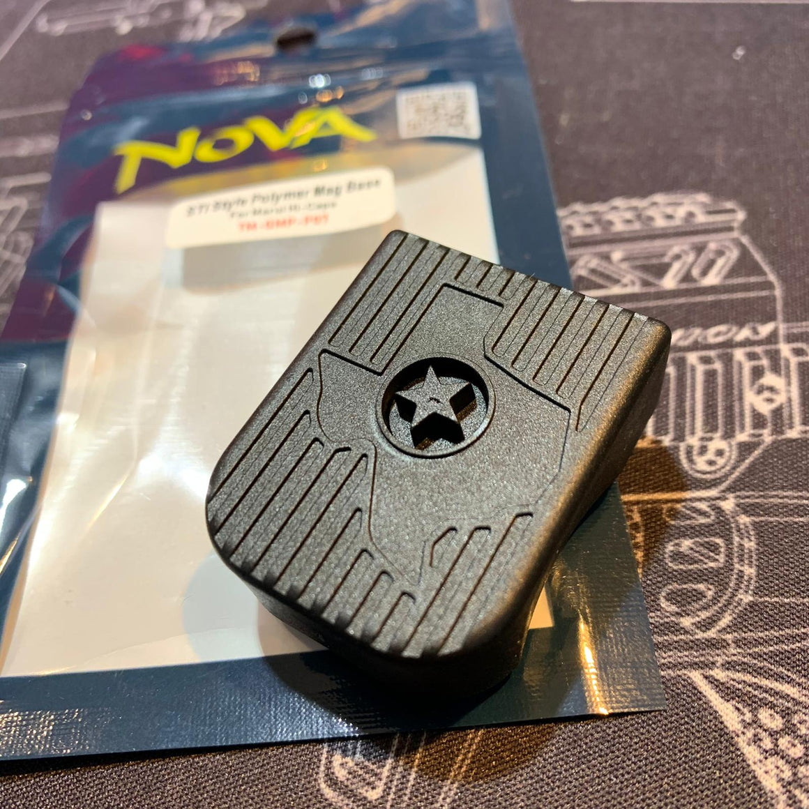 Nova ST* Style 2011 Magazine Base Pad for Marui Airsoft TM Hi-Capa Magazine ( Black )