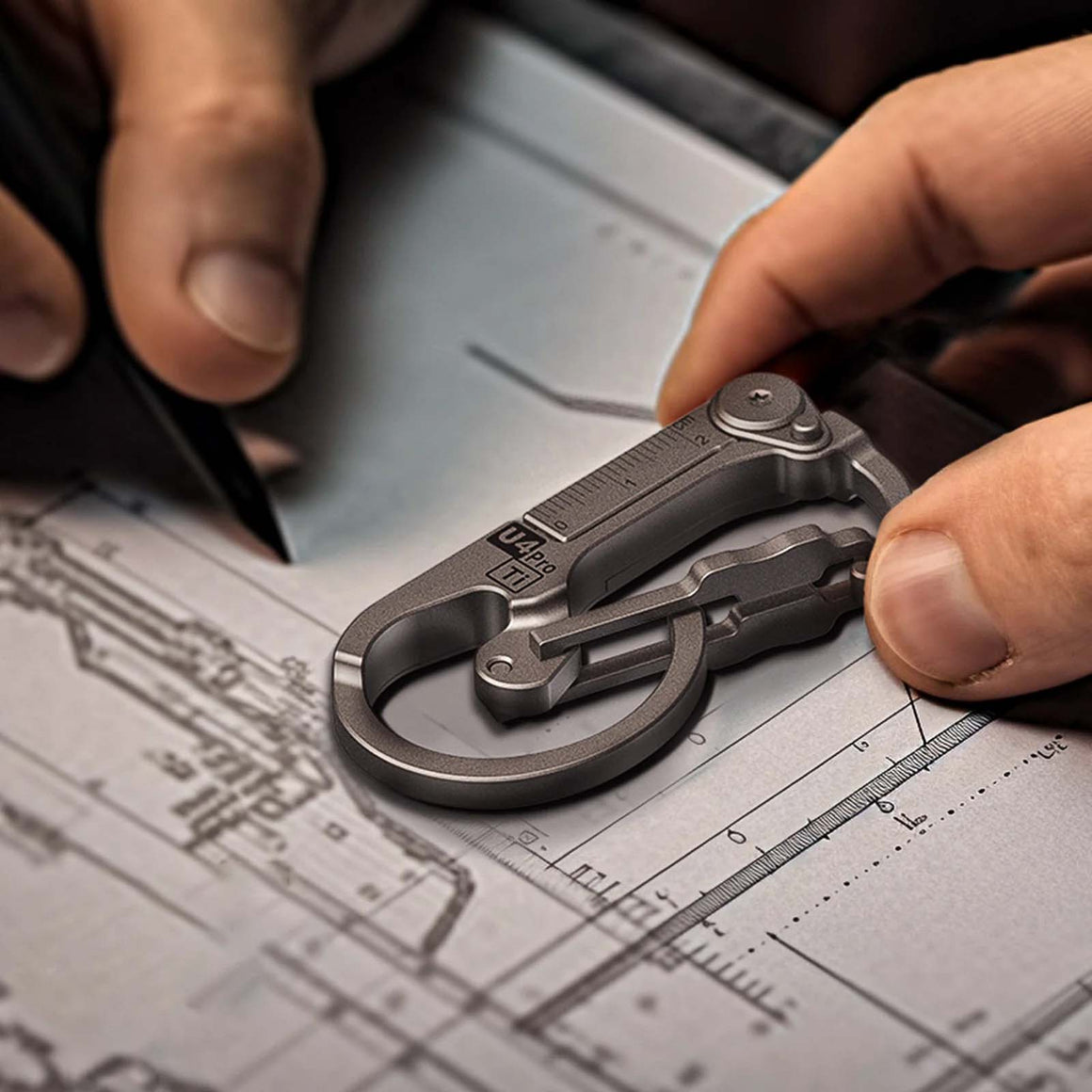 RovyVon U4 Pro+ Titanium Multi-Tool Carabiner-T6 / T8