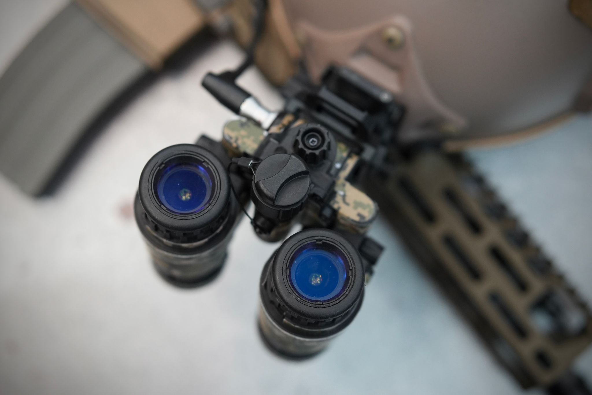 Trident Airsoft Digital Night Vision Goggles With Battery Pack ( HDMI, MARK II ) ( PVS 31 ) ( Black )