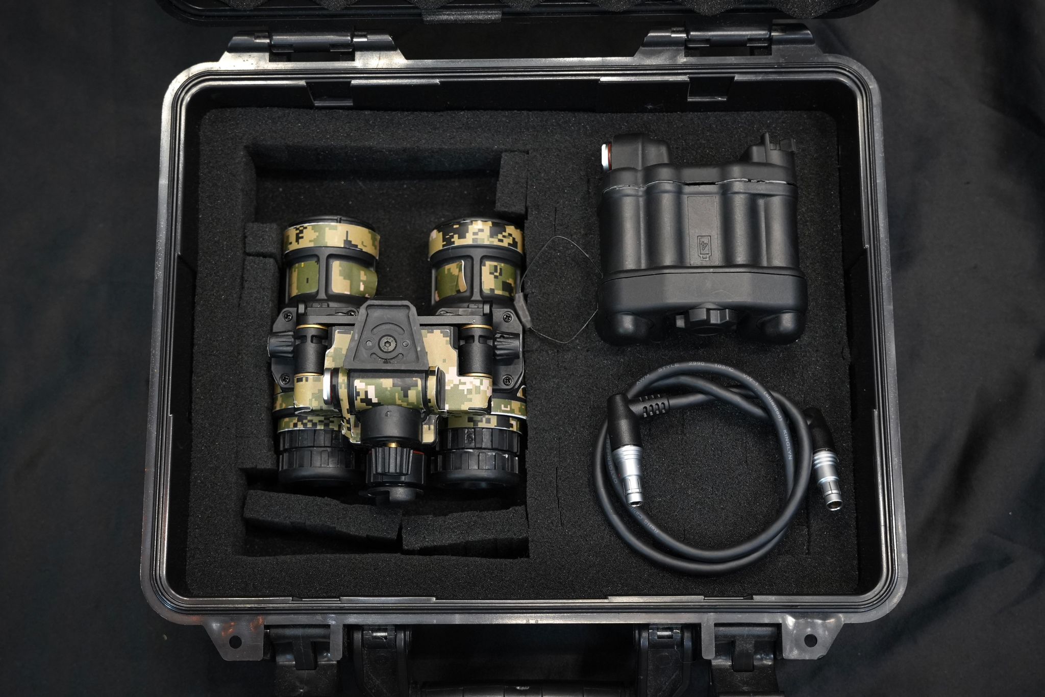 Trident Airsoft Digital Night Vision Goggles With Battery Pack ( HDMI, MARK II ) ( PVS 31 ) ( Black )