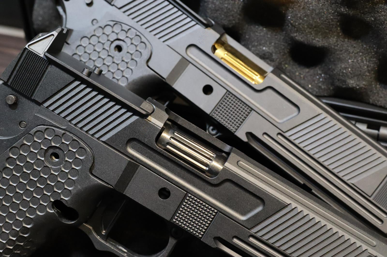 Toxicant FI Style V9 Slide Kit For Marui TM Hi-Capa GBBP Airsoft ( Black Slide ) ( Limited Edition )-TiN Gold Outer Barrel