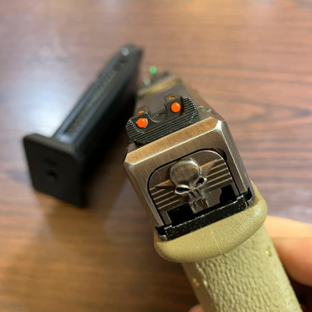 WE Custom Model 19 Pistol Airsoft T4 ( SV SLIDE / GD BARREL / TAN FRAME )