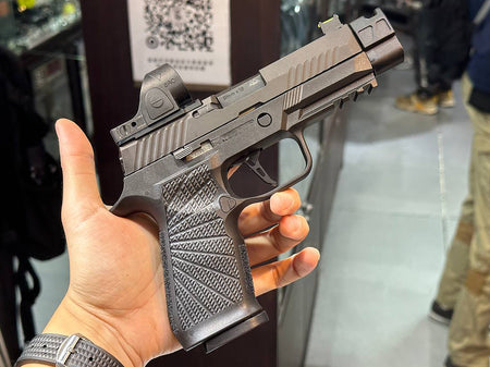 Bomber P320 WC Style Polymer Frame Grip for SIG AIR / VFC P320 M17 M18 GBBP Series ( Carry size )-Black