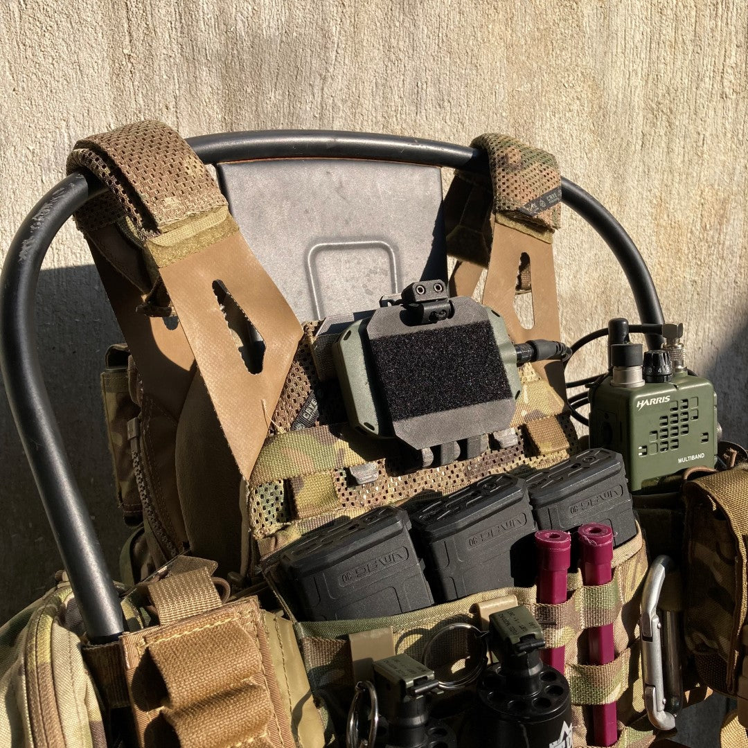 Hugger MOLLE Holder for TRI / PRC 152 KDU Keypad Display Unit ( Ver.2 )