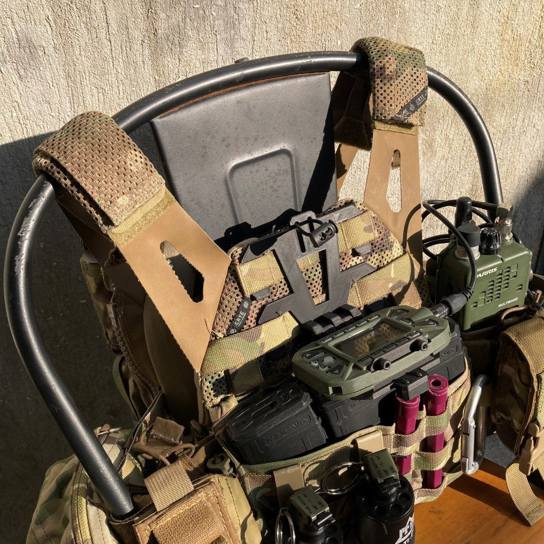 Hugger MOLLE Holder for TRI / PRC 152 KDU Keypad Display Unit ( Ver.2 )