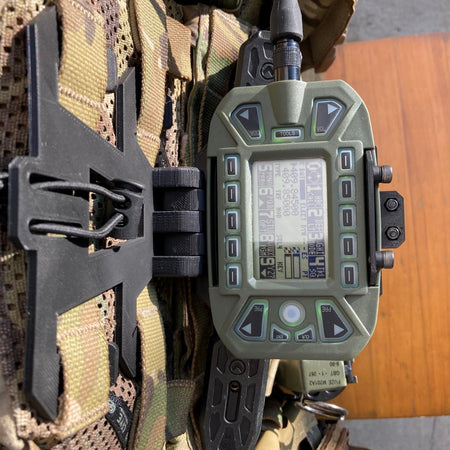 Hugger MOLLE Holder for TRI / PRC 152 KDU Keypad Display Unit ( Ver.2 )