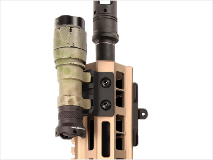 Magpul Aluminum M-LOK Offset Flashlight / Optic Mount  ( 20mm 1913 Rail )