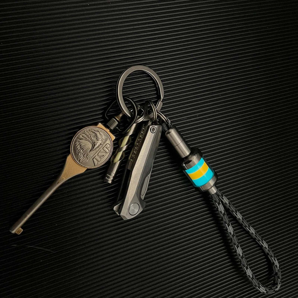 RovyVon Firefly Pro Titanium GITD Bead Keychain -Traffic Light GITD Bead