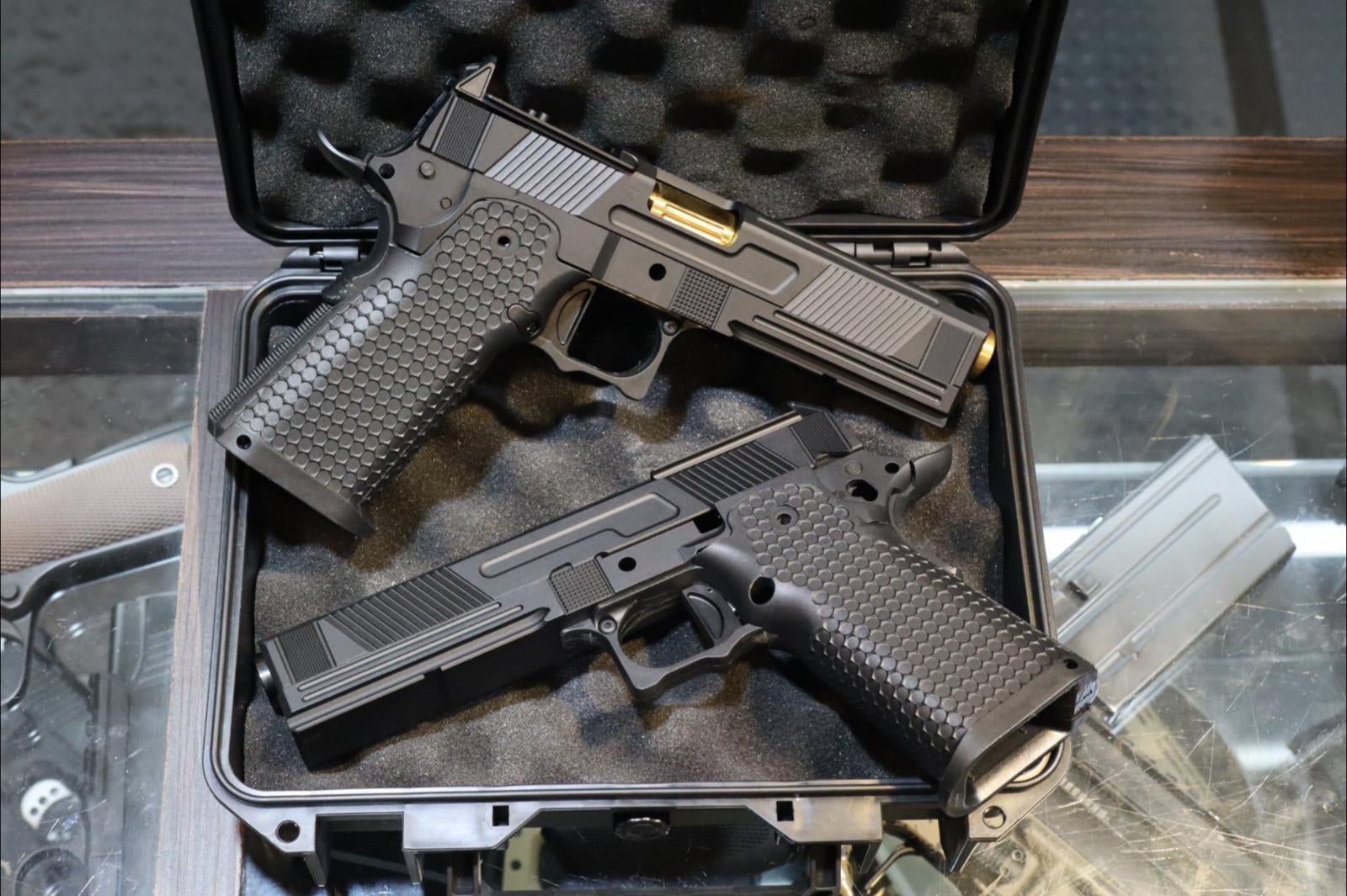 Toxicant FI Style V9 Slide Kit For Marui TM Hi-Capa GBBP Airsoft ( Black Slide ) ( Limited Edition )-TiN Gold Outer Barrel